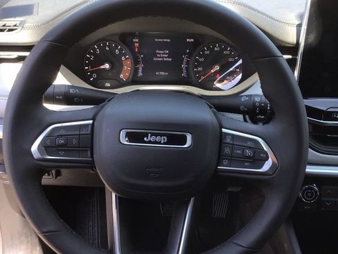 Used 2025 Jeep Compass Limited AWD/4WD image 8