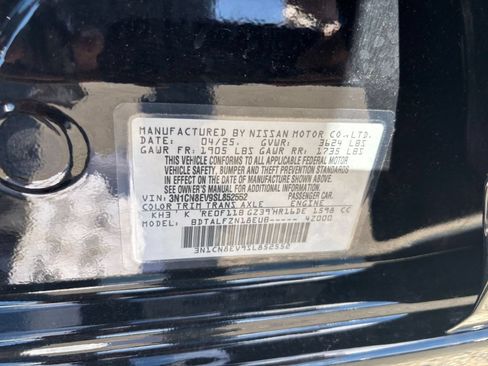 Used 2025 Nissan Versa SV FWD image 27