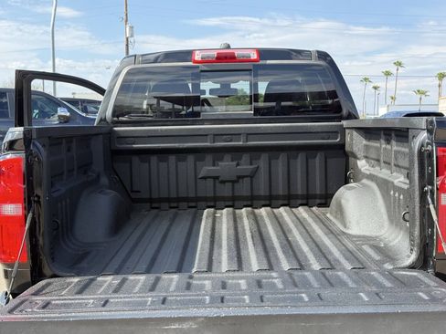 Used 2019 Chevrolet Colorado Z71 w/ Z71 Midnight Edition AWD/4WD image 14