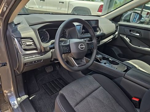 Used 2026 Nissan Rogue SV FWD image 35