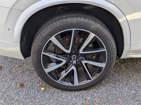 Certified 2023 Volvo XC90 B6 Plus w/ Protection Package Premier image 32