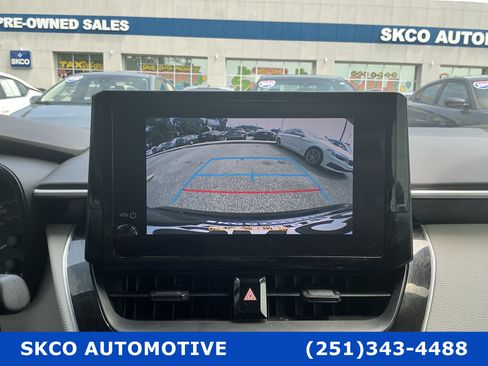 Used 2024 Toyota Corolla LE FWD image 17