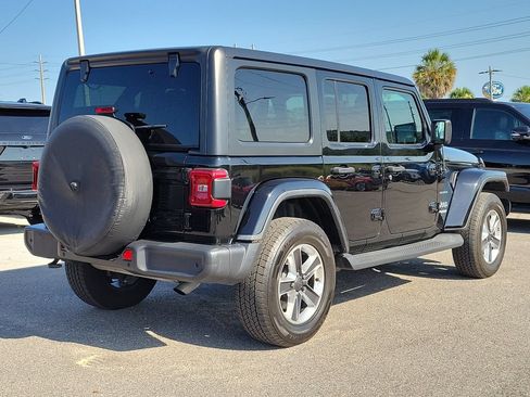 Used 2021 Jeep Wrangler Unlimited Sahara AWD/4WD image 5