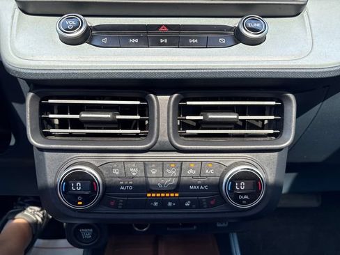 Used 2022 Ford Maverick Lariat w/ Lariat Luxury Package FWD image 18