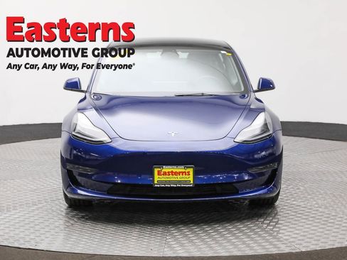 Used 2023 Tesla Model 3 Standard Range image 2
