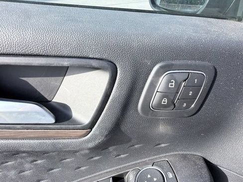 Used 2020 Ford Escape Titanium FWD image 15
