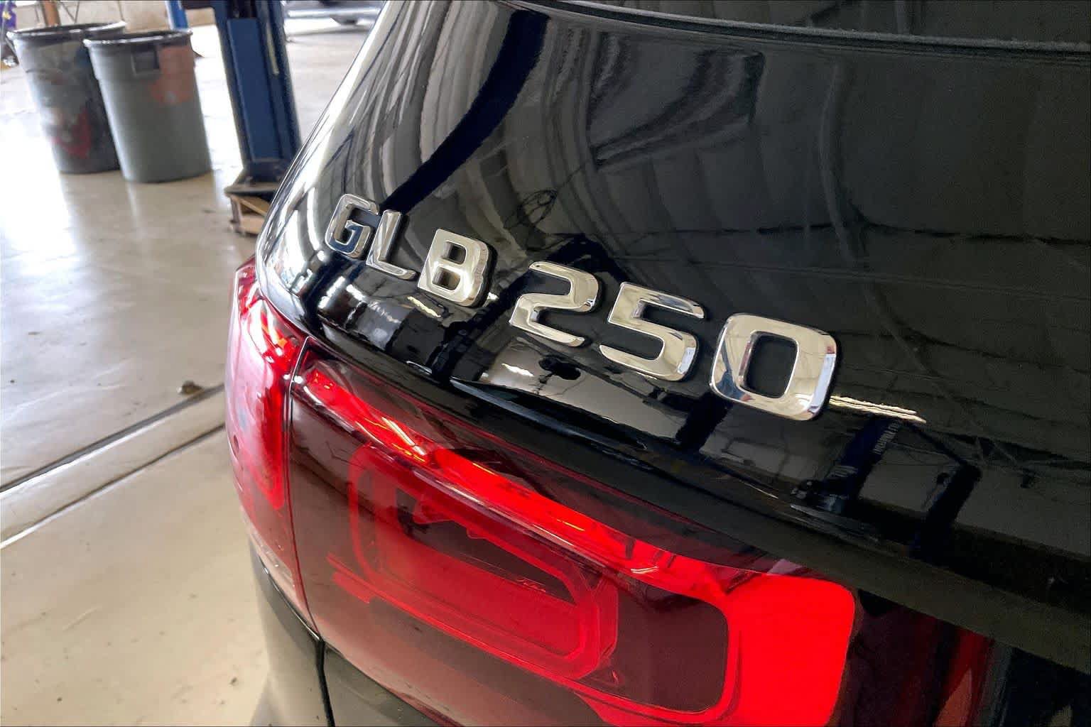Used 2023 Mercedes-Benz GLB 250 image 9