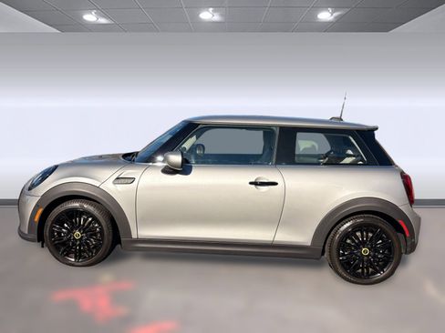 Certified 2024 MINI Cooper SE image 2