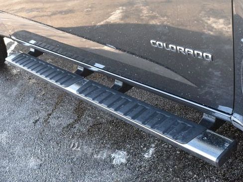 Used 2015 Chevrolet Colorado Z71 image 12