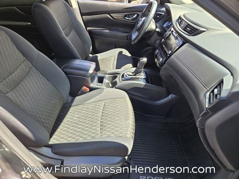 Used 2018 Nissan Rogue SV w/ Sun & Sound Touring Package AWD/4WD image 16