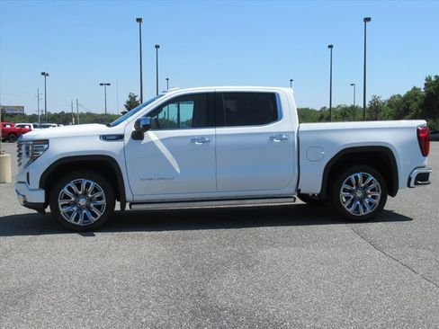 Used 2024 GMC Sierra 1500 Denali w/ Denali Reserve Package AWD/4WD image 4