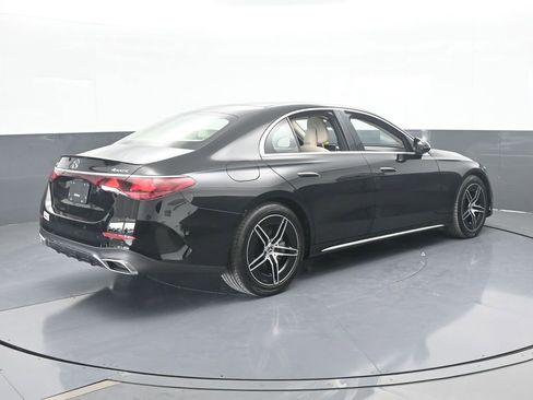 Used 2025 Mercedes-Benz E 350 4MATIC Sedan image 6