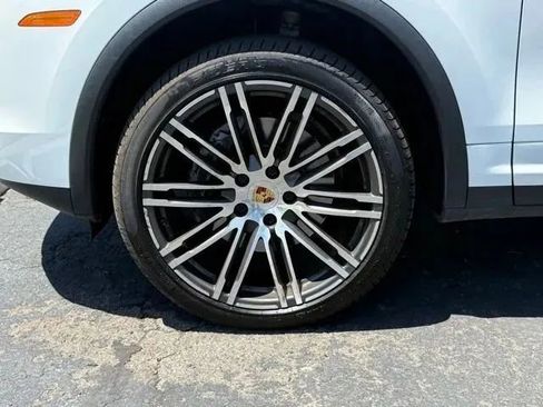 Used 2016 Porsche Cayenne AWD/4WD image 31