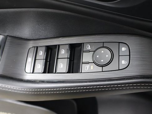 Used 2023 Nissan Rogue SV w/ SV Premium B Package image 36