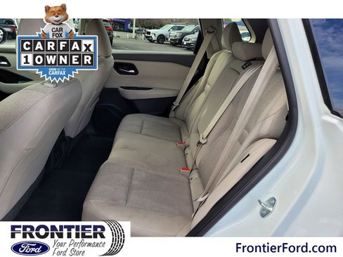 Used 2025 Nissan Rogue SV image 11