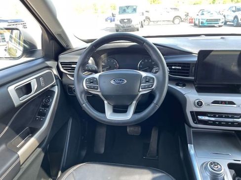 Used 2023 Ford Explorer XLT w/ Equipment Group 202A AWD/4WD image 13
