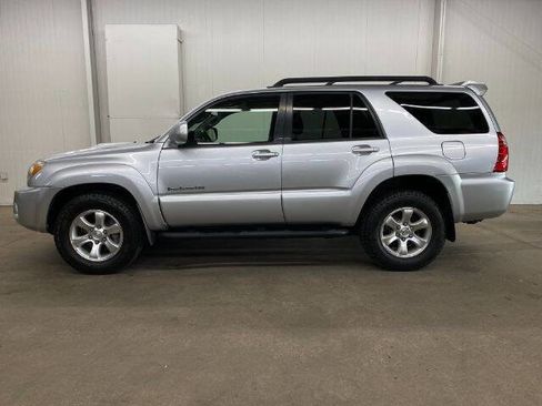 Used 2008 Toyota 4Runner Sport AWD/4WD image 2