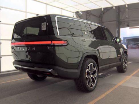 Used 2023 Rivian R1S Adventure AWD/4WD image 2