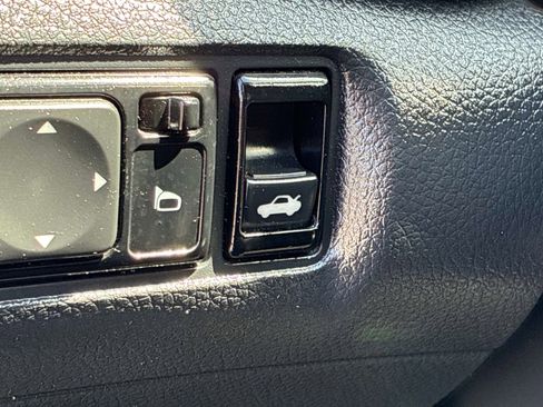 Used 2017 Nissan Sentra S FWD image 11