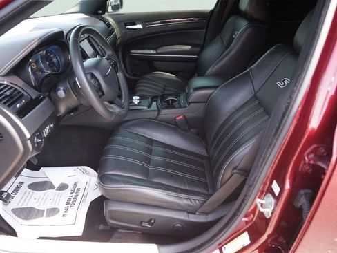 Used 2023 Chrysler 300 S RWD image 9