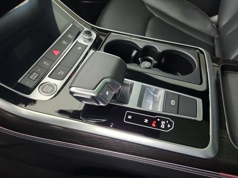 Used 2025 Audi Q7 3.0T Premium Plus AWD/4WD image 32