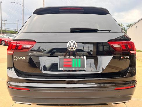 Used 2019 Volkswagen Tiguan SE w/ Panoramic Sunroof Package AWD/4WD image 4