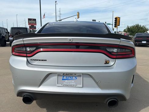 Used 2019 Dodge Charger Scat Pack w/ Dynamics Package RWD image 17