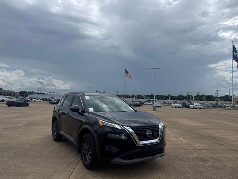 Certified 2023 Nissan Rogue S FWD image 2