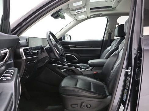 Used 2025 Kia Telluride S AWD/4WD image 18