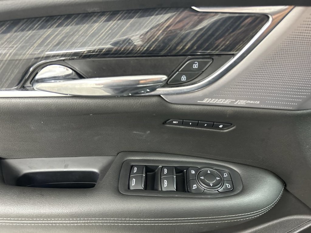 Used 2020 Cadillac XT6 Premium Luxury AWD/4WD image 11