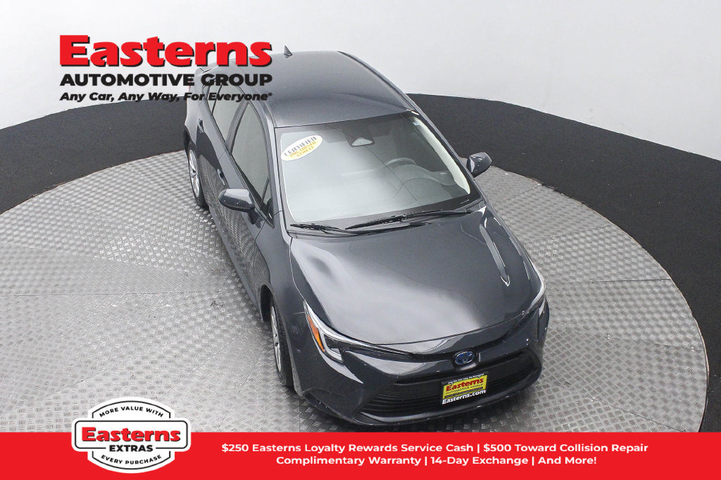Used 2023 Toyota Corolla LE FWD image 4