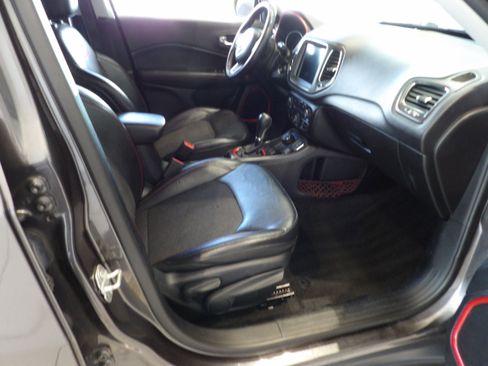 Used 2019 Jeep Compass Trailhawk AWD/4WD image 21