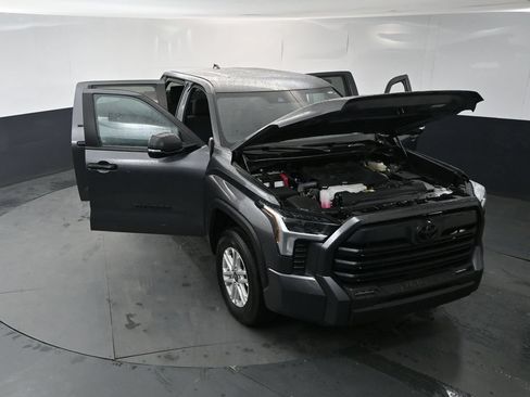 Used 2025 Toyota Tundra SR5 w/ SR5 Convenience Package AWD/4WD image 17