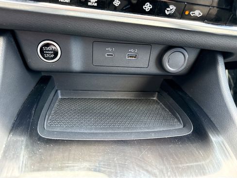 Used 2023 Nissan Rogue SV FWD image 29