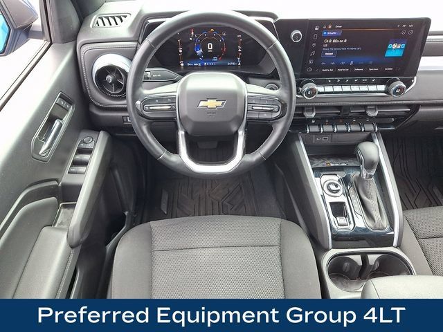 Used 2023 Chevrolet Colorado LT w/ LT Convenience Package II AWD/4WD image 3