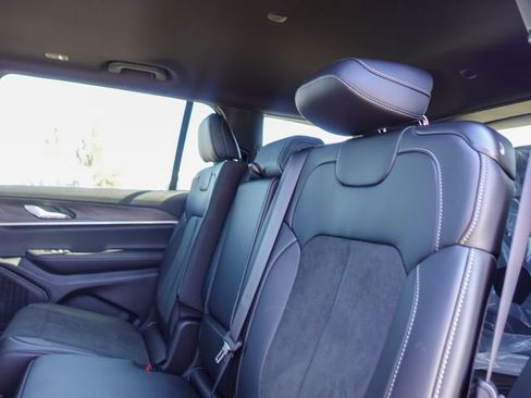 New 2026 Jeep Grand Cherokee L 4WD image 23