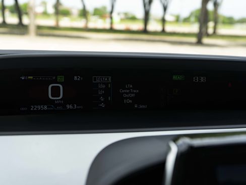Used 2022 Toyota Prius Prime XLE FWD image 22