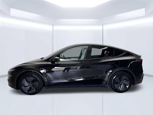 Used 2026 Tesla Model Y AWD image 2