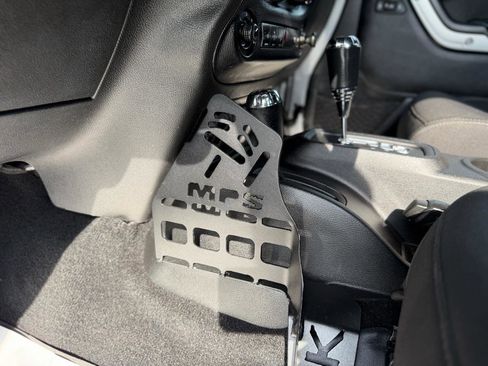 Used 2014 Jeep Wrangler Unlimited Rubicon w/ Connectivity Group image 46