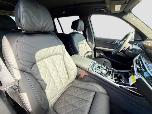 New 2026 BMW X7 xDrive40i w/ M Sport Package image 15