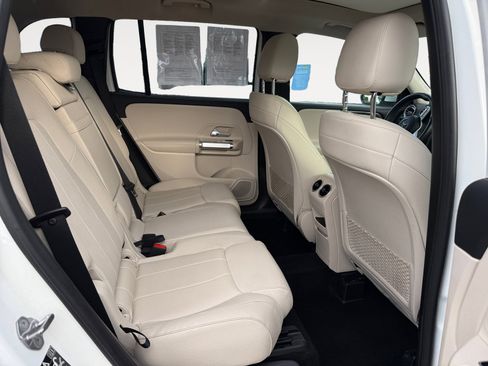 Used 2021 Mercedes-Benz GLB 250 4MATIC image 18