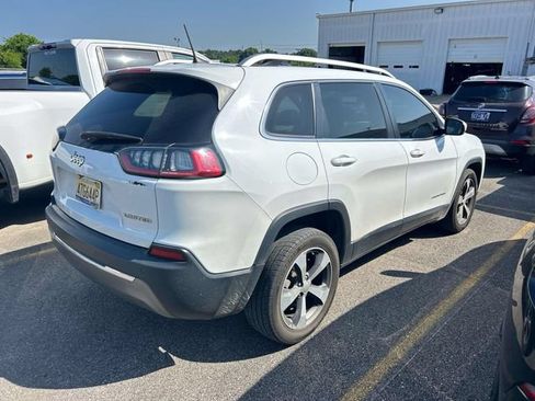 Used 2019 Jeep Cherokee Limited FWD image 2