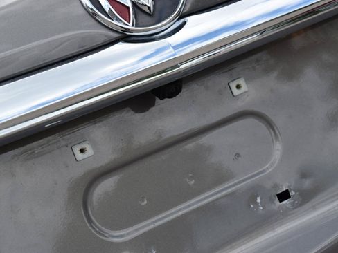 Used 2019 Buick Enclave Essence FWD image 11