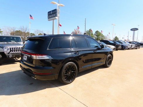 Certified 2023 Lincoln Aviator Reserve w/ Equipment Group 201A image 9