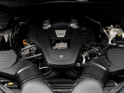 Used 2022 Maserati Levante GT AWD/4WD image 79