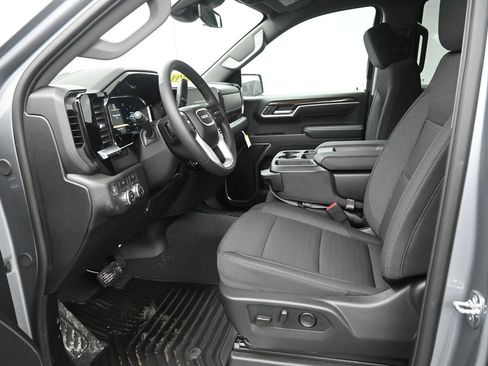 New 2026 GMC Sierra 1500 SLE w/ Preferred Package image 16