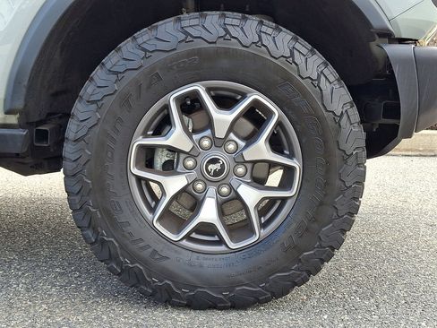 Used 2023 Ford Bronco Badlands image 8