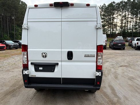 Used 2024 RAM ProMaster 2500 w/ Convenience Group FWD image 9