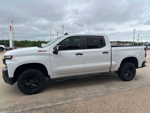 Used 2021 Chevrolet Silverado 1500 LT Trail Boss w/ Convenience Package II AWD/4WD image 4