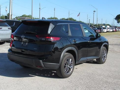 Used 2024 Nissan Rogue S AWD/4WD image 4